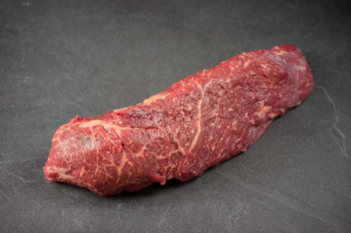 Das Bild zeigt Bio Angus Rind Bürgermeisterstück (Pastorenstück, Hüftscherzl). Das hochwertige Rindfleisch überzeugt durch Zartheit und intensiven Geschmack.