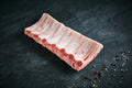 Das Bild zeigt Land.Luft Bio Schweinerippchen. Die hochwertigen Rippchen eignen sich perfekt zum Grillen, Schmoren oder Braten und sind ein Genuss für Feinschmecker. Jetzt online kaufen und direkt nach Hause liefern lassen.